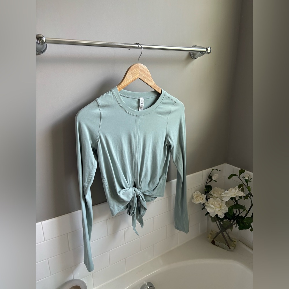 Lululemon tie front shirt